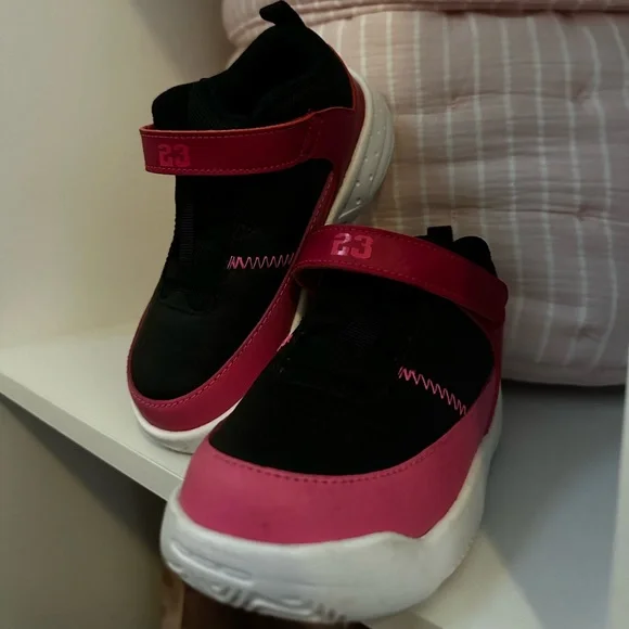 NWOT Jordan’s-23 Toddlers Sz-9C NoTie Laces w/Velcro, Light, Comfortable Shoes - Picture 14 of 16